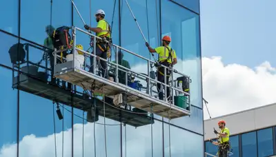 Orlando, FL siding contractor cleaning and restoring exterior home surfaces